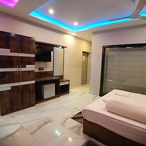 Executive Room Side Sea View