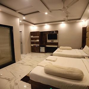 Family Club Room